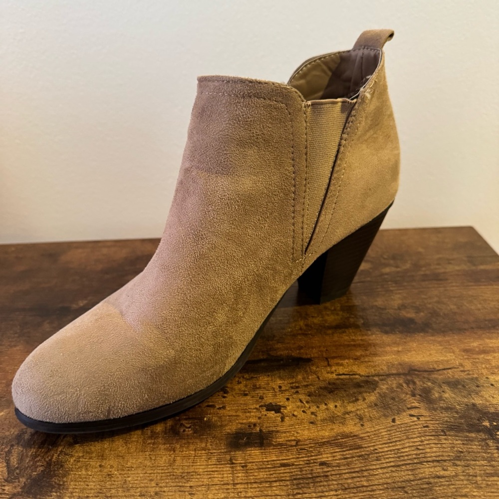 Pierre Dumas Suede Tan Ankle Booties - Picture 5 of 5